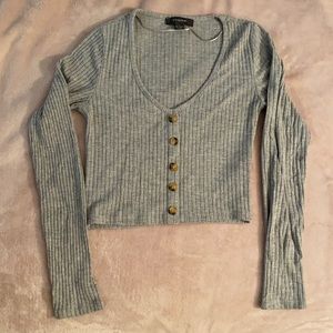 Long sleeve crop top Gray with Brown buttons